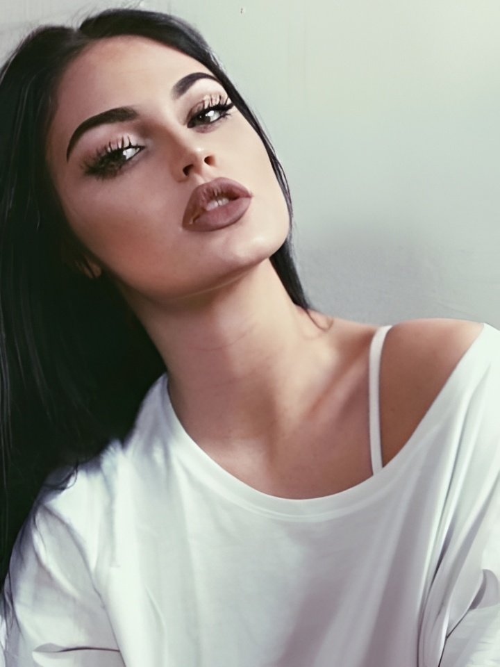 Моника привлекальеная девушка из Россошь цена от 2500 руб