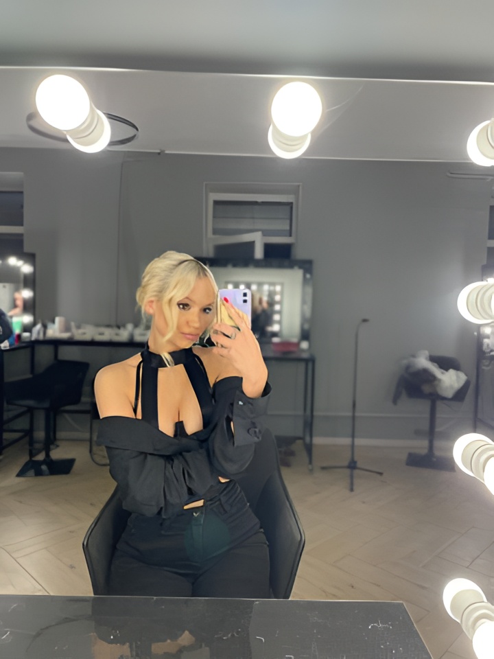 Рада привлекальеная девушка из Россошь цена от 4000 руб