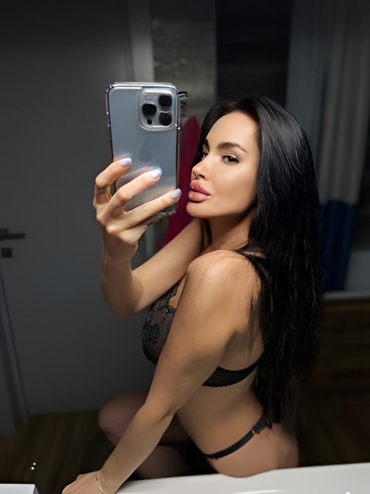 Розалия привлекальеная девушка из Россошь цена от 4000 руб