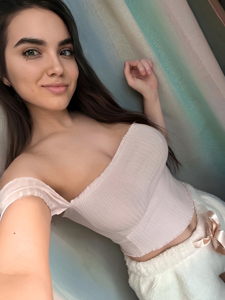 Индивидуалка Арина, доступна для личного знакомства от 3000 руб