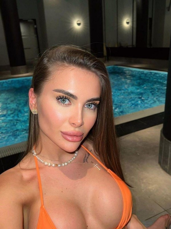 ЯНА привлекательная девушка из Россошь цена от 5000 руб